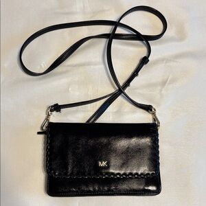 Michael Michael Kors Jet Set Charm Smartphone Crossbody Leather Black GUC